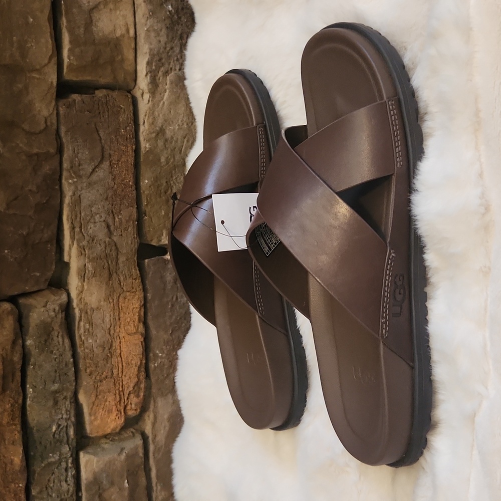 Mend UGG Wainscott Slide. Size 8